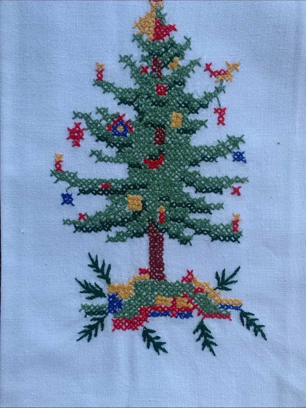 White Holiday Embroidered Hand towels, Christmas Tree and Red Bow and lace, 5